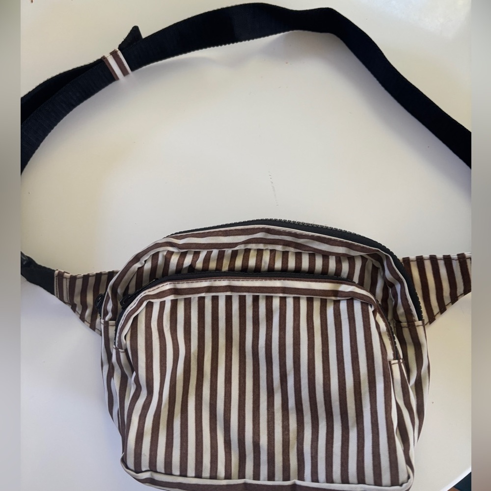 BAGGU Fanny in Brown and White Stripe
